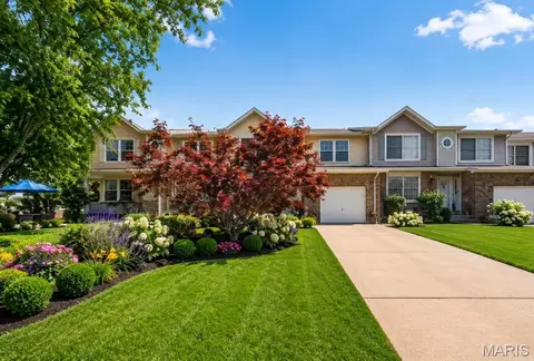 8206 Swarthmore Ct, Saint Louis, MO 63130