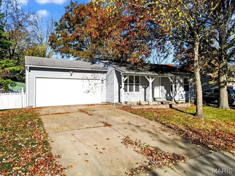 2325 Amarillo Dr, O'fallon, MO 63368 photo 2