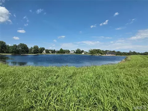 1053 Country Club Ln, Waterloo, IL 62298