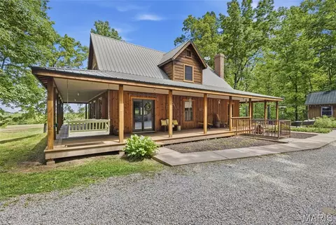 2276 Old Fredericktown Rd, Farmington, MO 63640