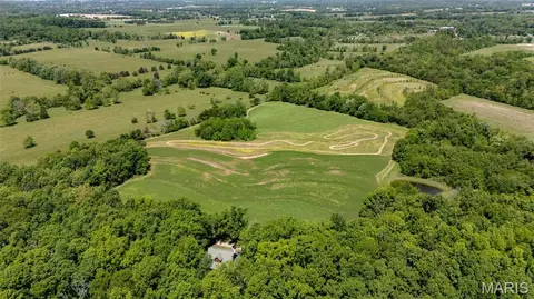 2276 Old Fredericktown Rd, Farmington, MO 63640