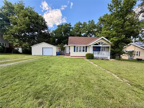 302 E 10th St, Salem, MO 65560