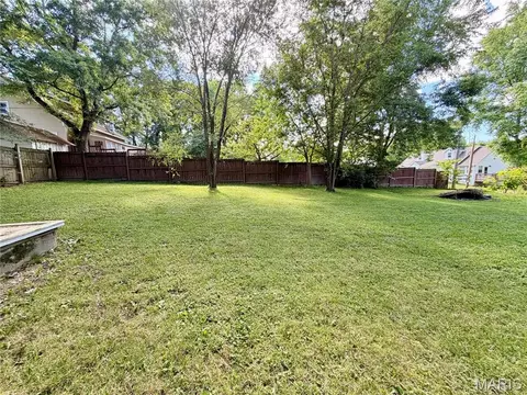 Exterior - 302 E 10th St, Salem, MO 65560 photo 3 of 6