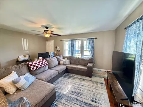 Living - 302 E 10th St, Salem, MO 65560 photo 1 of 1