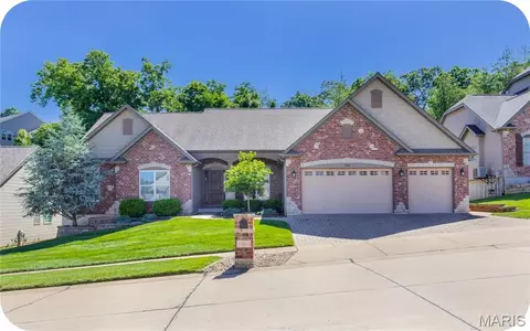 1090 Bridleridge Crossing Spur, High Ridge, MO 63049