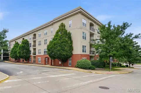 1270 Strassner Dr #3312, Brentwood, MO 63144