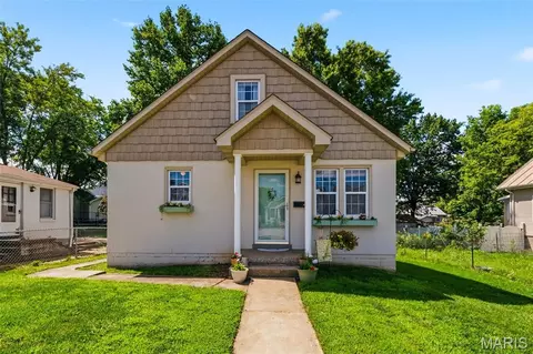 206 Magnolia Ave, Waterloo, IL 62298
