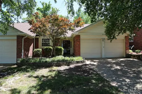 8628 Glenmont Ct, Saint Louis, MO 63123