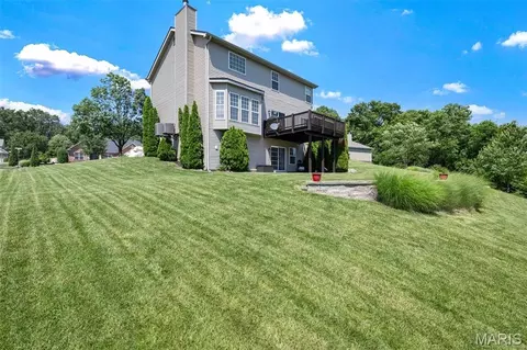 Exterior - 2 Doe Valley Ct, O'fallon, MO 63366 photo 5 of 8
