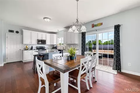 Dining - 2 Doe Valley Ct, O'fallon, MO 63366 photo 4 of 6