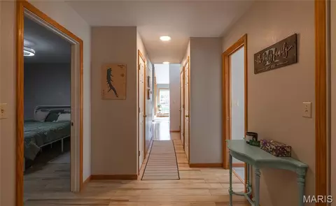 Entry Way - 768 Squaw Rd, Cuba, MO 65453 photo 2 of 4