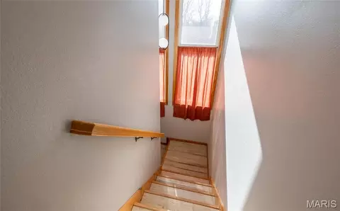 Entry Way - 768 Squaw Rd, Cuba, MO 65453 photo 4 of 4