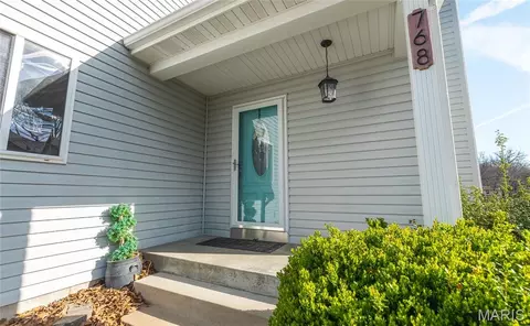 Exterior - 768 Squaw Rd, Cuba, MO 65453 photo 3 of 11
