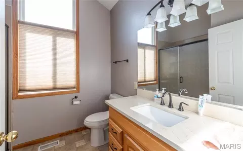 Bath - 768 Squaw Rd, Cuba, MO 65453 photo 2 of 4
