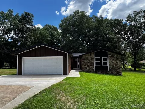 2818 Windwood Dr, Poplar Bluff, MO 63901