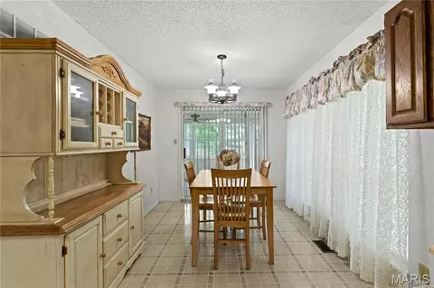 Dining - 2263 Pendleton Cir, O'fallon, MO 63368 photo 3 of 3