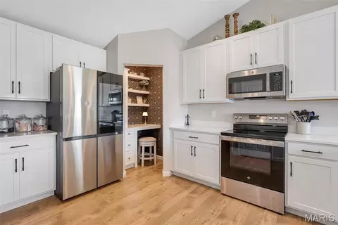 Kitchen - 2446 Chukka Dr, Eureka, MO 63025 photo 4 of 6
