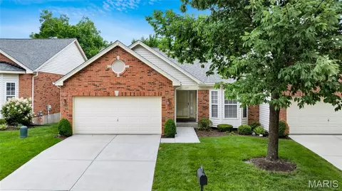 1335 Kensington Way Dr, Ellisville, MO 63011