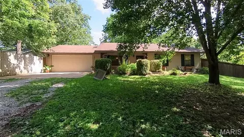 5515 Private Road 1200, West Plains, MO 65775