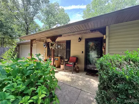 5515 Private Road 1200, West Plains, MO 65775