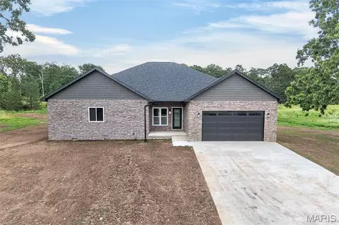 26780 Ontario Dr, Lebanon, MO 65536