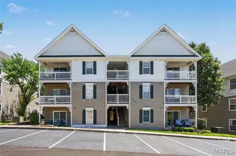 1141 Arbor Creek Dr #3B, Saint Louis, MO 63122