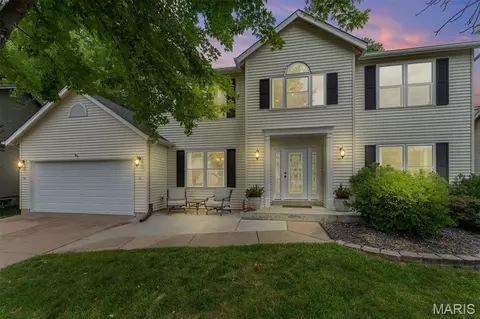 1085 Treeshade Dr, Saint Peters, MO 63376