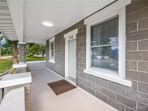 Exterior - 710 E Main St, Alhambra, IL 62001 photo 2 of 6