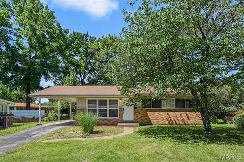 840 Babler Dr, Florissant, MO 63031