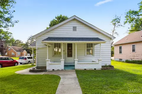 539 S Main St, Waterloo, IL 62298