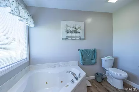 Bath - 16759 Route E, Perry, MO 63462 photo 3 of 5