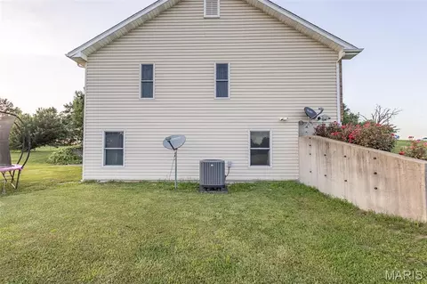 Exterior - 16759 Route E, Perry, MO 63462 photo 10 of 12