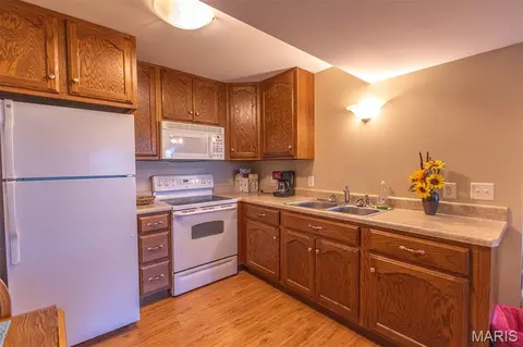 Kitchen - 16759 Route E, Perry, MO 63462 photo 2 of 2