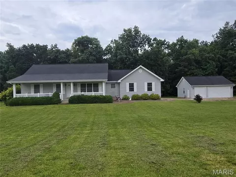 114 Beth Ann Dr, Winfield, MO 63389