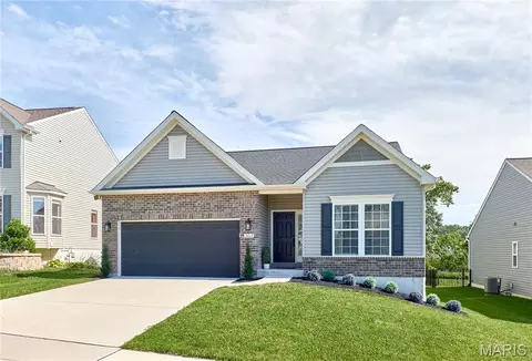 363 Victory Height Dr, Wentzville, MO 63385