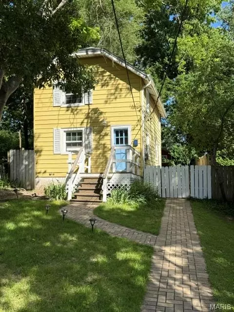340 Page Ave, Webster Groves, MO 63119