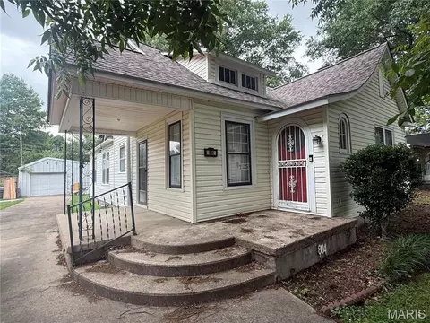 804 Ferguson Ave, Caruthersville, MO 63830