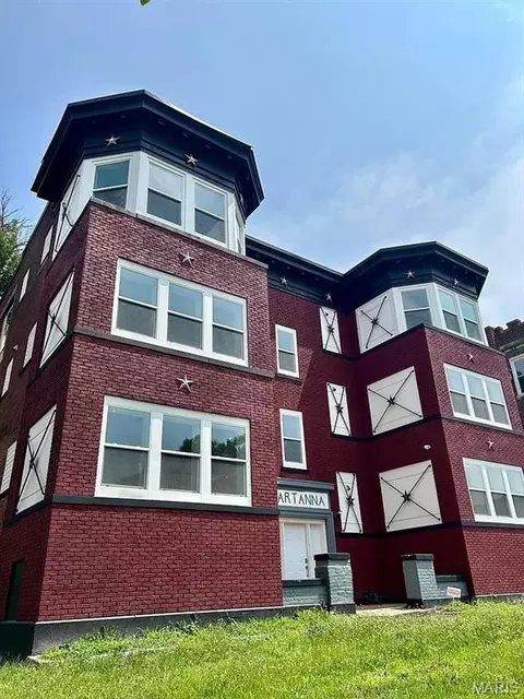 5931 Maple Ave, Saint Louis, MO 63112