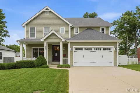 333 Par Ln, Kirkwood, MO 63122