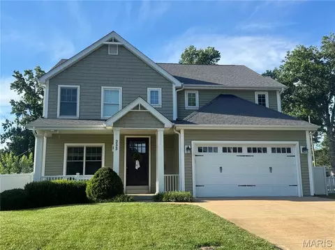 333 Par Ln, Kirkwood, MO 63122
