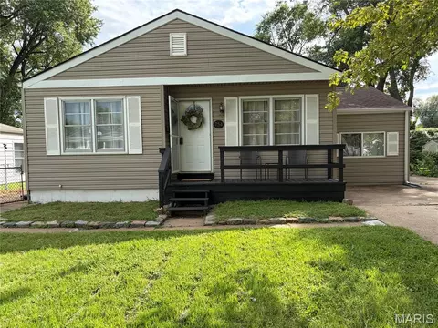 754 Loekes Dr, Florissant, MO 63031