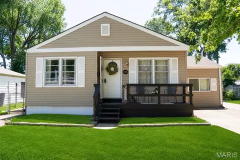 754 Loekes Dr, Florissant, MO 63031
