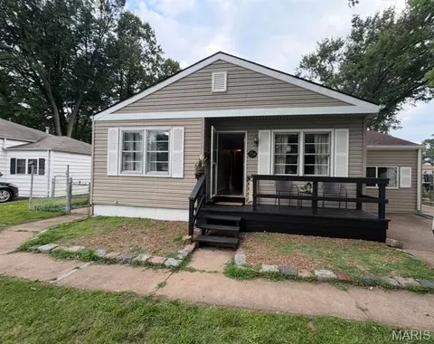 754 Loekes Dr, Florissant, MO 63031