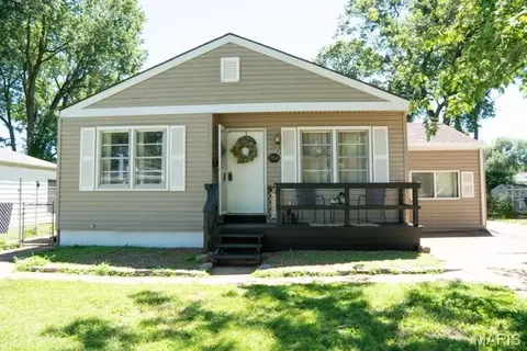 754 Loekes Dr, Florissant, MO 63031