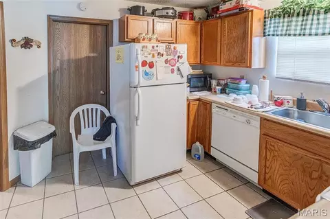 Kitchen - 504 Marsh Ave, Alton, IL 62002 photo 2 of 3