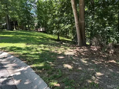 114 W Brittany Ln, O'fallon, IL 62269