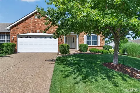 7120 Dulce Domum Dr #751B, Dardenne Prairie, MO 63368