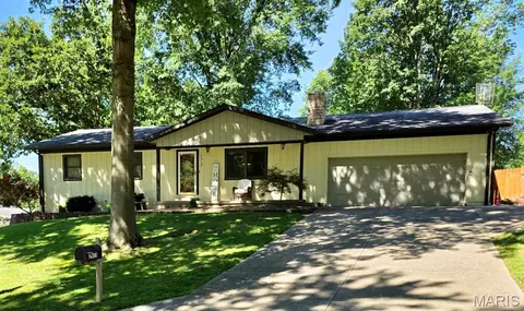 2913 Alta Cuesta Dr, Cape Girardeau, MO 63701
