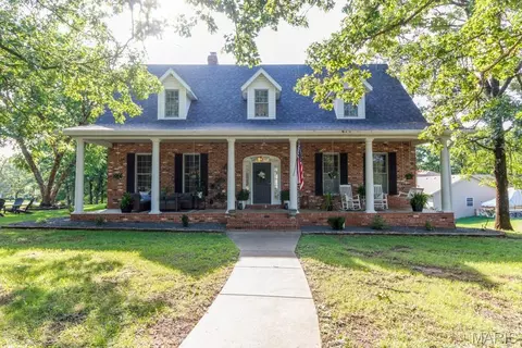 19261 Green Valley Ln, Lebanon, MO 65536