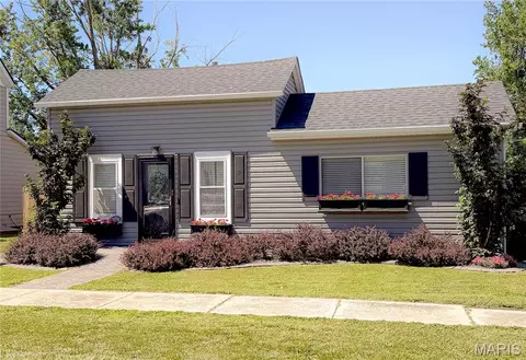110 E 4th, O'fallon, IL 62269